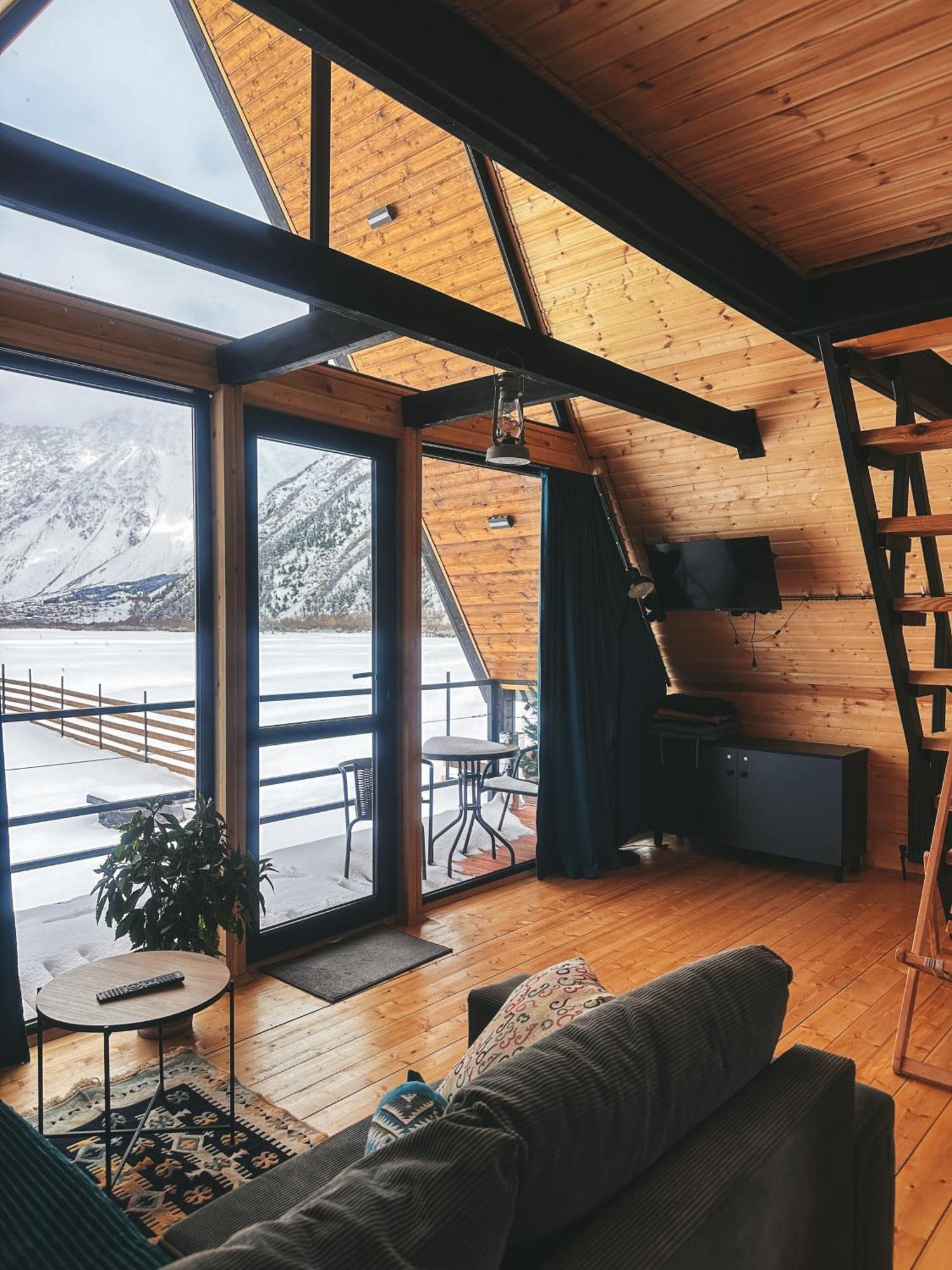 Вілла Wildwood Kazbegi Екстер'єр фото
